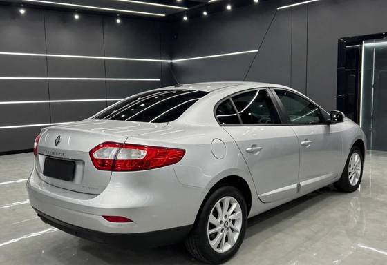 RENAULT FLUENCE 2.0 DYNAMIQUE 16V FLEX 4P AUTOMÁTICO RENAULT FLUENCE 2.0 DYNAMIQUE 16V FLEX 4P AUTOMÁTICO
